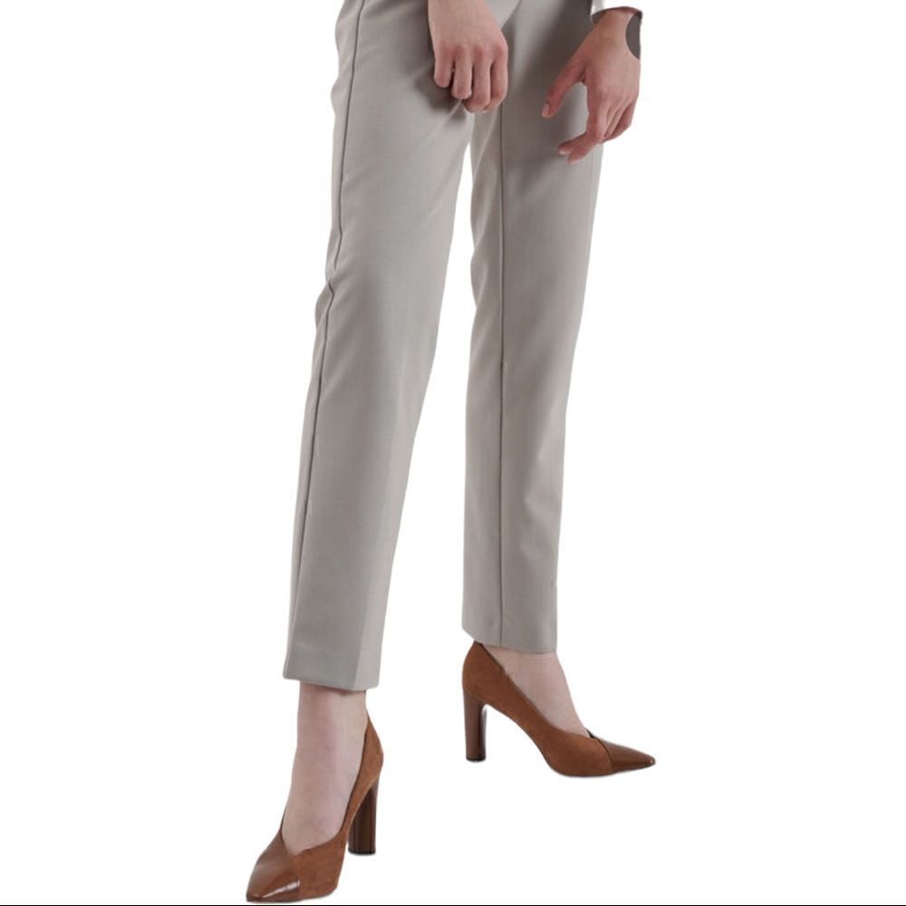 NWOB Charles & Keith Two Tone Textured Cylindrical Heel Pump